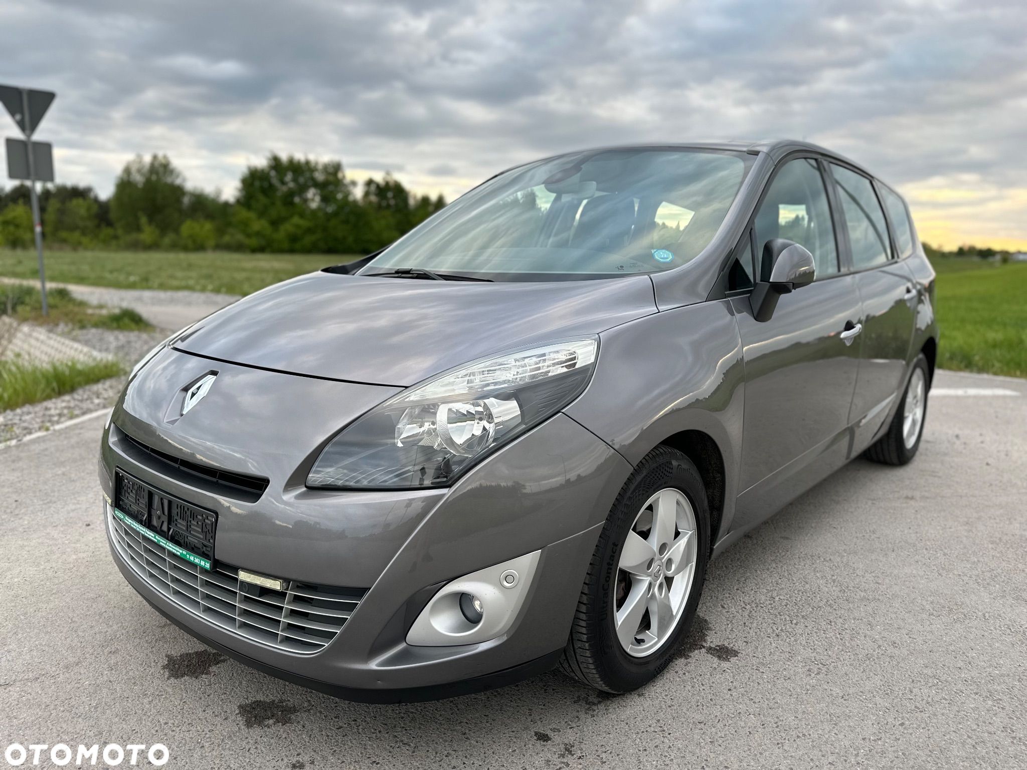 Renault Scenic - 1
