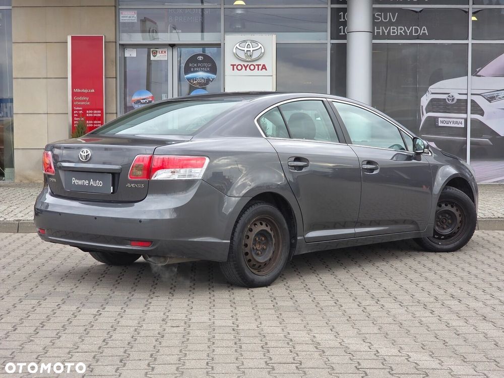 Toyota Avensis 1.6 Luna - 5