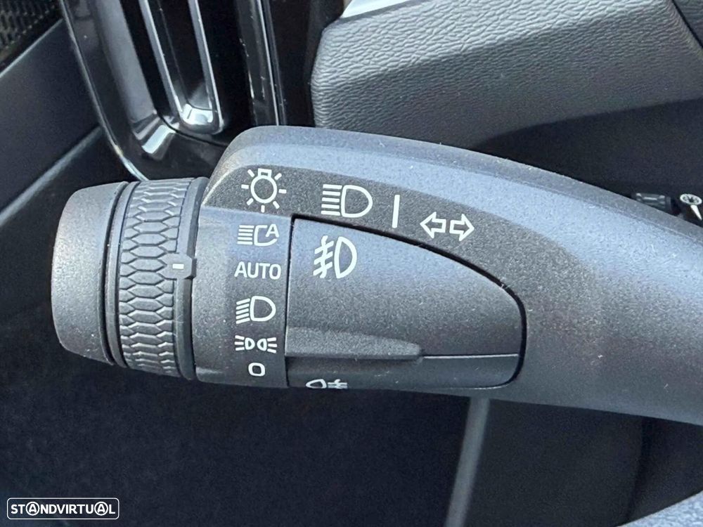Volvo XC 40 1.5 T3 Momentum Plus Geartronic - 39