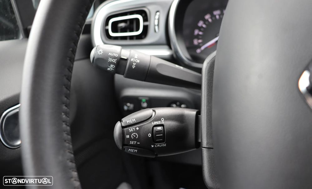 Citroën C3 1.2 PureTech Shine EAT6 - 28