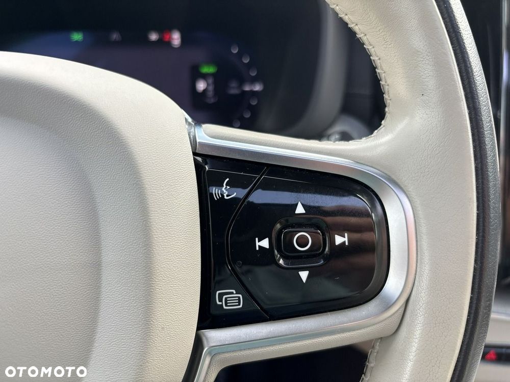 Volvo XC 60 T8 Plug-In Hybrid AWD Ultimate Bright - 28