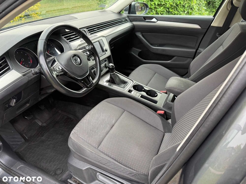Volkswagen Passat - 7