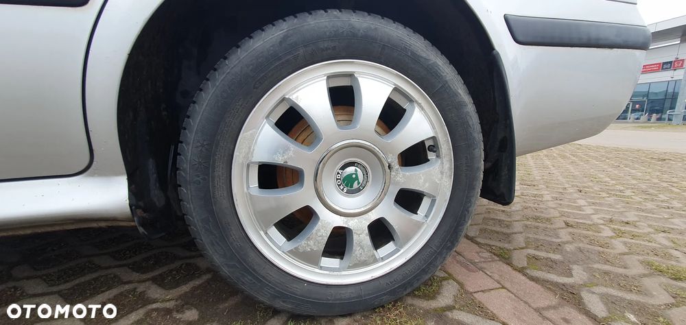 Skoda Octavia 1.6 Rider - 9