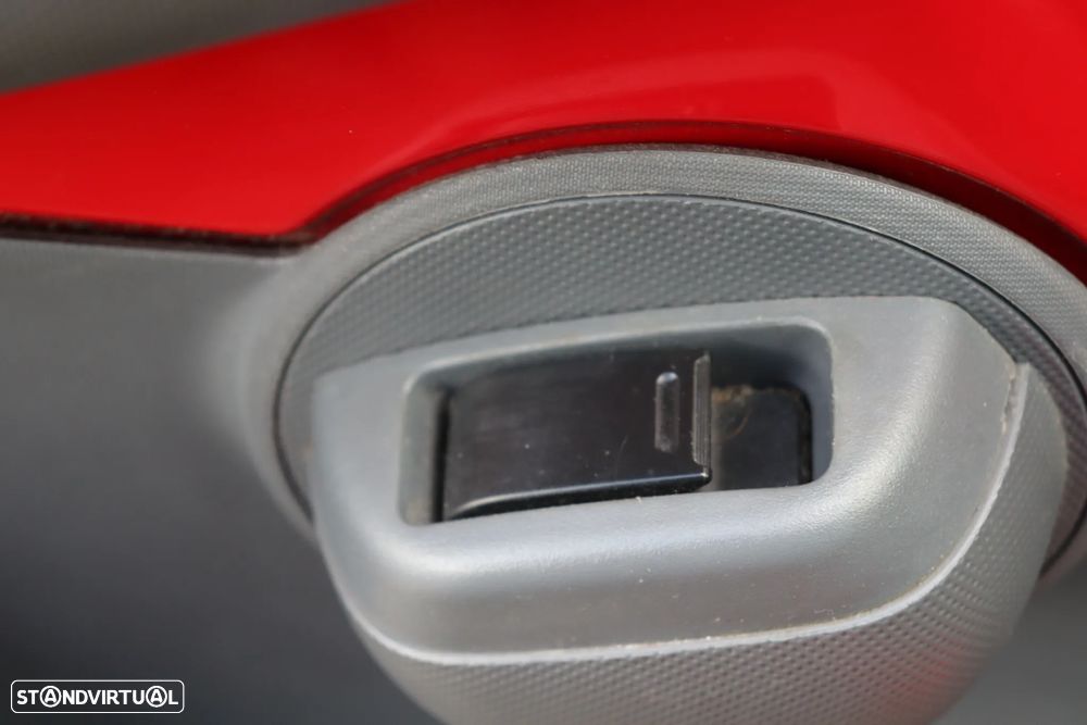 Peugeot 107 1.0 Urban - 14