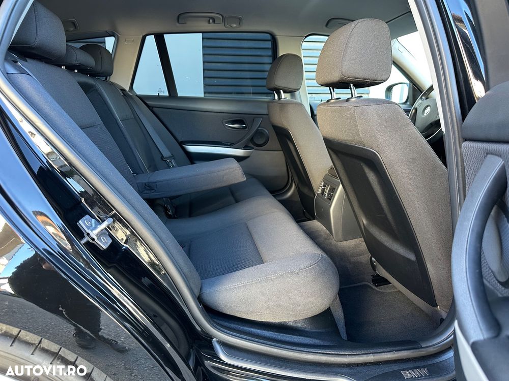 BMW Seria 3 318d DPF Touring Aut. - 19