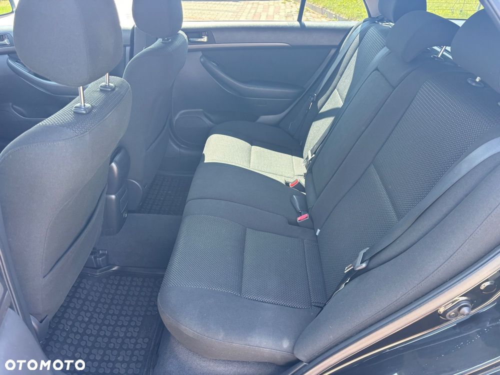Toyota Avensis 1.8 VVT-i Combi - 29