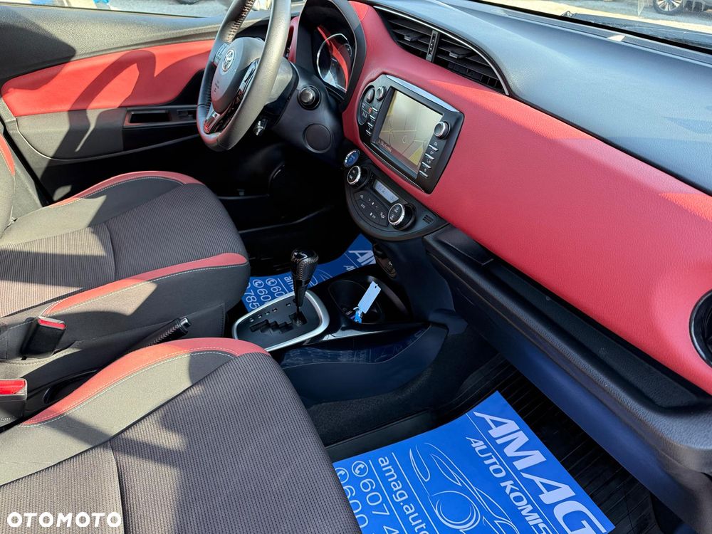 Toyota Yaris Hybrid 100 Active EU6 - 17