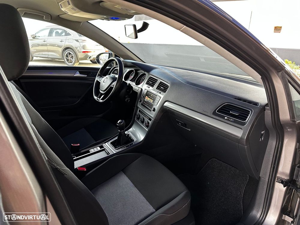 VW Golf 1.6 TDI Confortline - 31