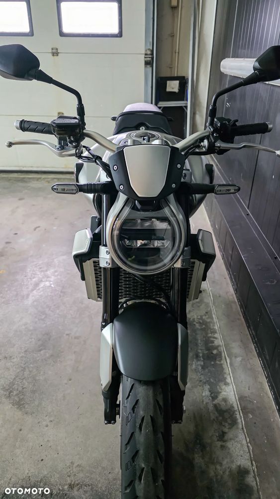 Honda CB - 22