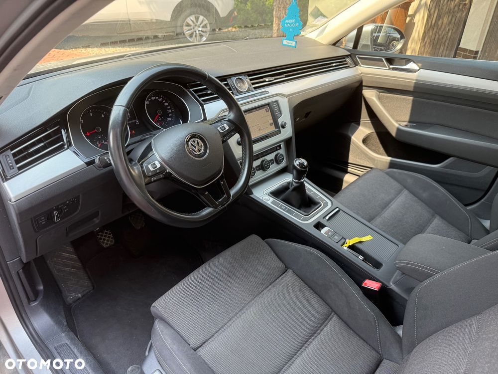 Volkswagen Passat 2.0 TDI (BlueMotion Technology) Highline - 11