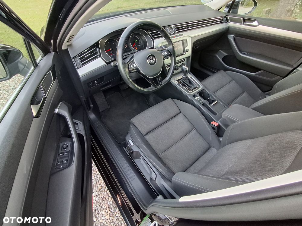 Volkswagen Passat - 15