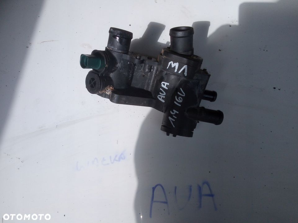 VW  golf Polo Seat Ibiza 1,4 16V AUA BXW BCA  BBY obudowa termostatu AXP APE - 1