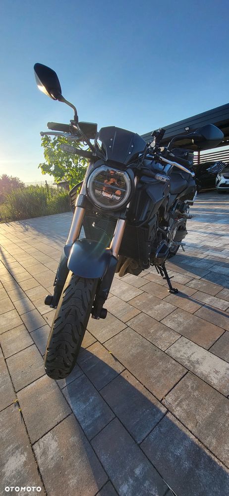 Honda CB - 1