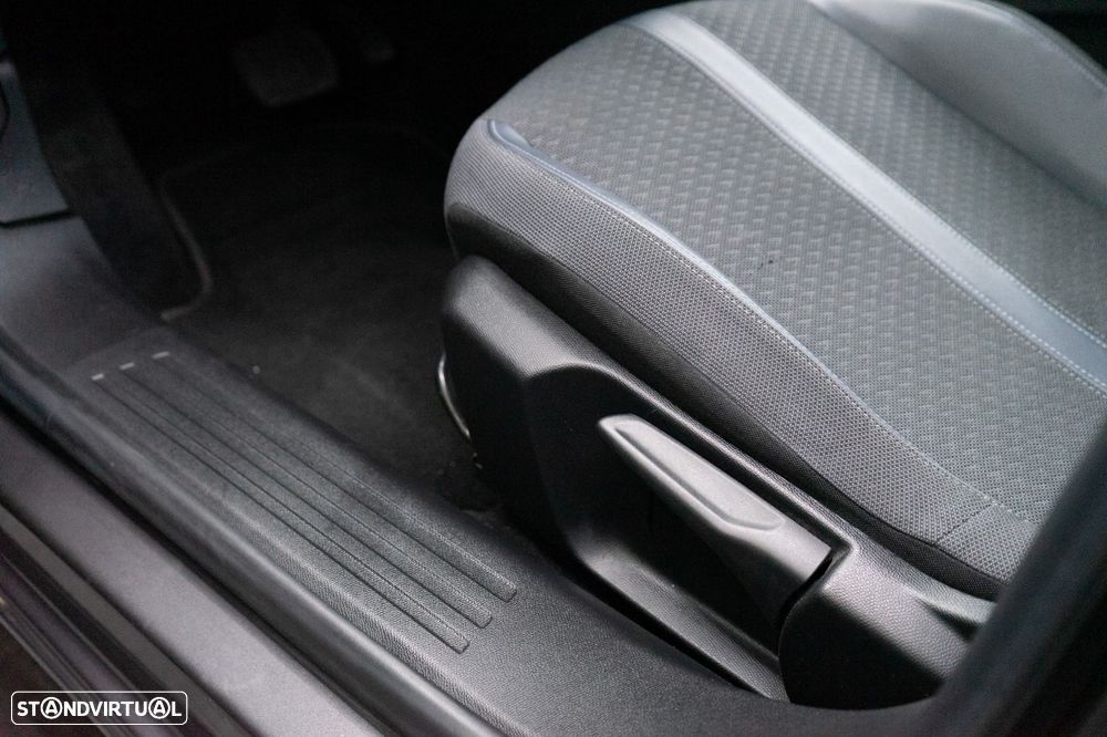 Peugeot 2008 1.2 PureTech Allure Pack EAT8 - 15