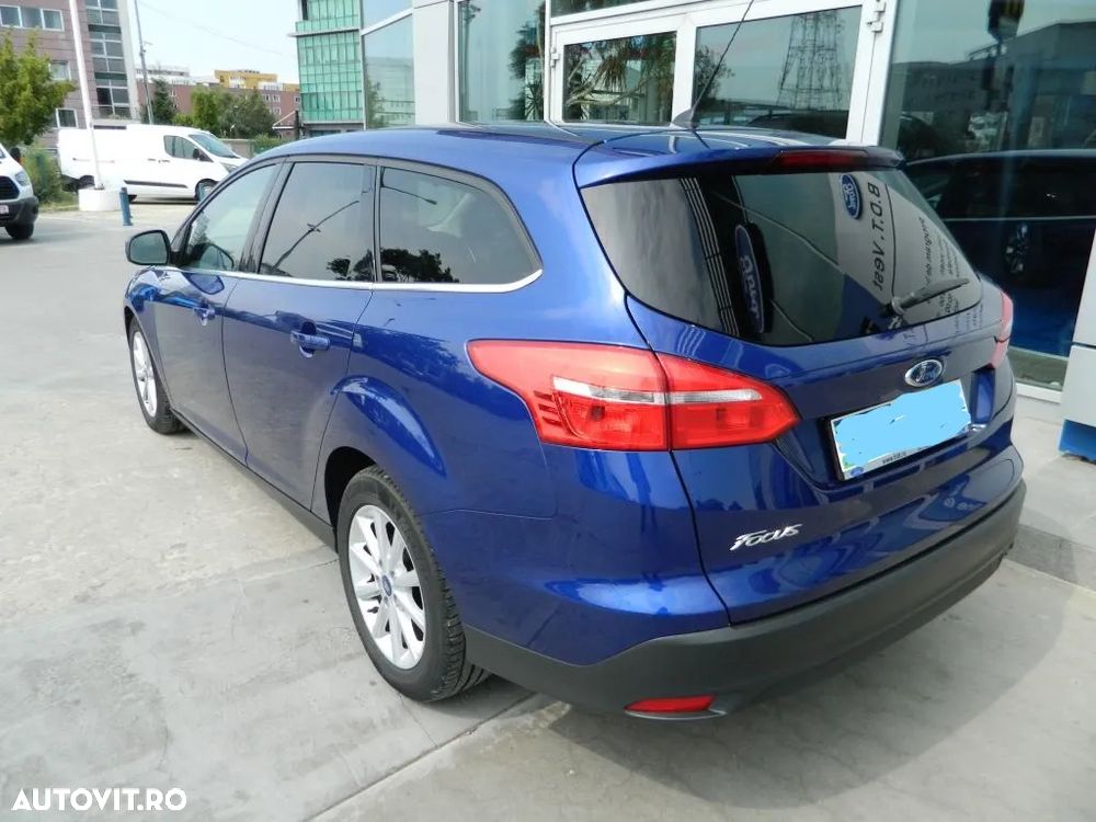 Ford Focus 2.0 TDCi Powershift Titanium - 4