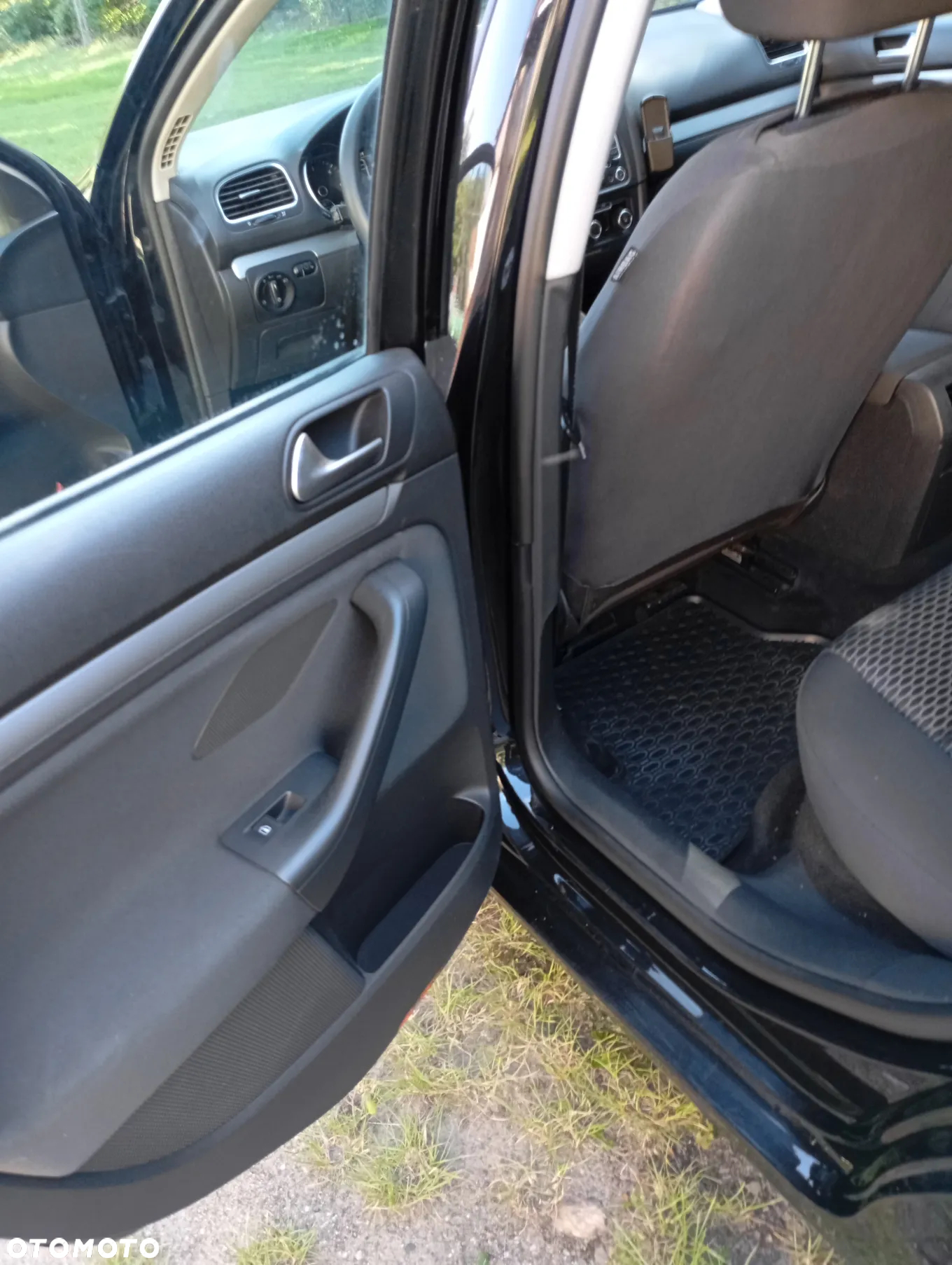 Volkswagen Golf VI 1.6 TDI BlueMot Comfortline - 12