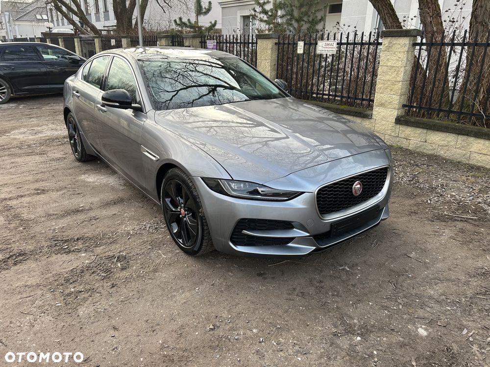 Jaguar XE 20d Prestige - 3