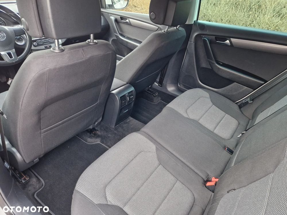 Volkswagen Passat - 30