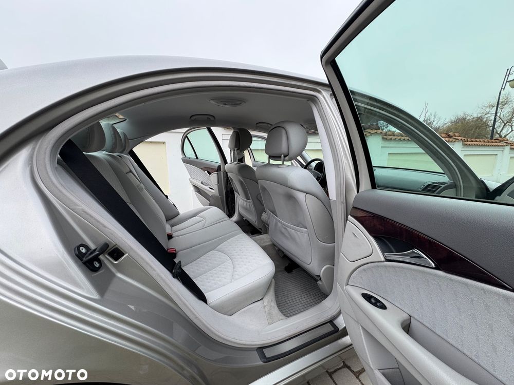 Mercedes-Benz Klasa E - 28