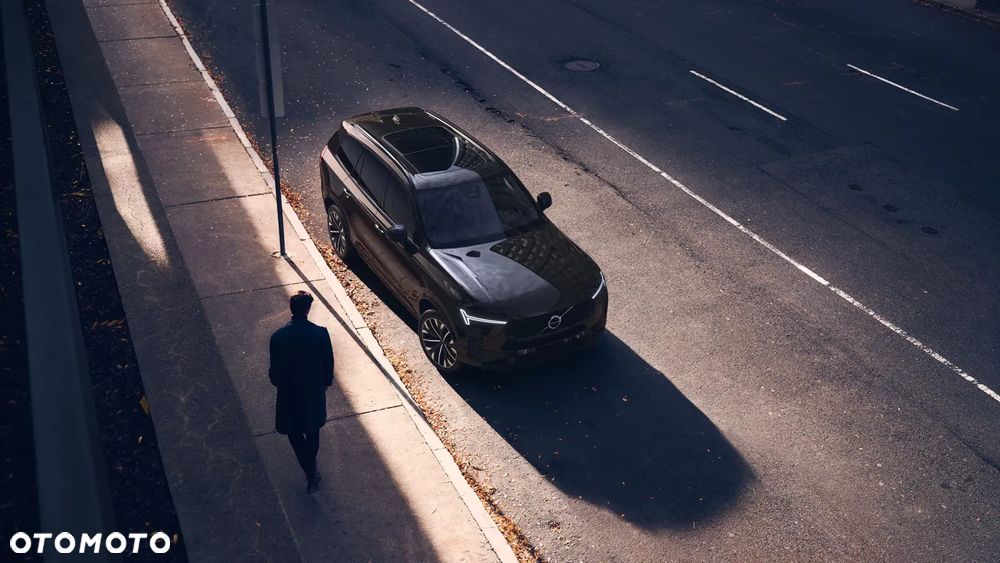 Volvo XC 90 T8 AWD Plug-In Hybrid Ultra Dark 7os - 4