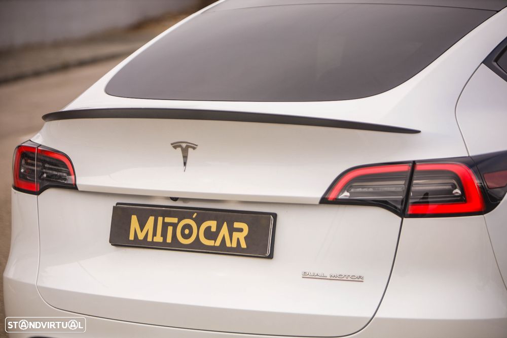 Tesla Model Y Performance Dual Motor AWD - 12