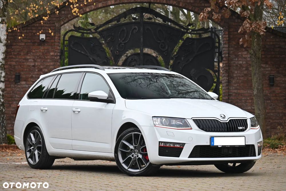 Skoda Octavia Combi 2.0 TDI DSG RS - 8