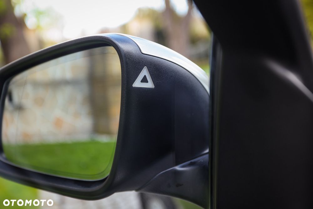 BMW Seria 3 318d Edition Luxury Line Purity - 18