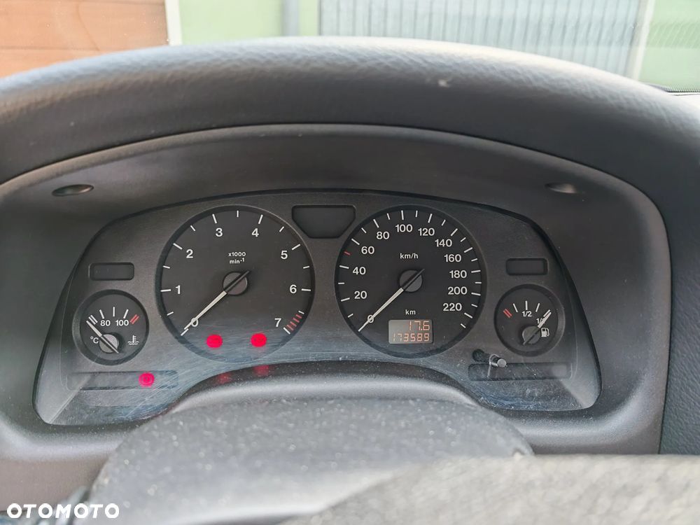 Opel Astra 1.4 Club - 12