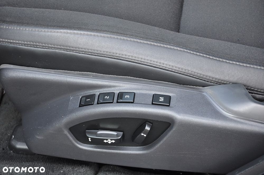 Volvo V60 D3 Momentum - 36