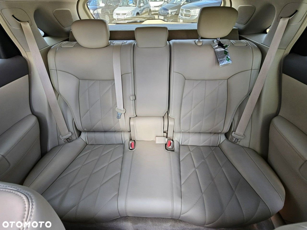 Infiniti QX70 - 13
