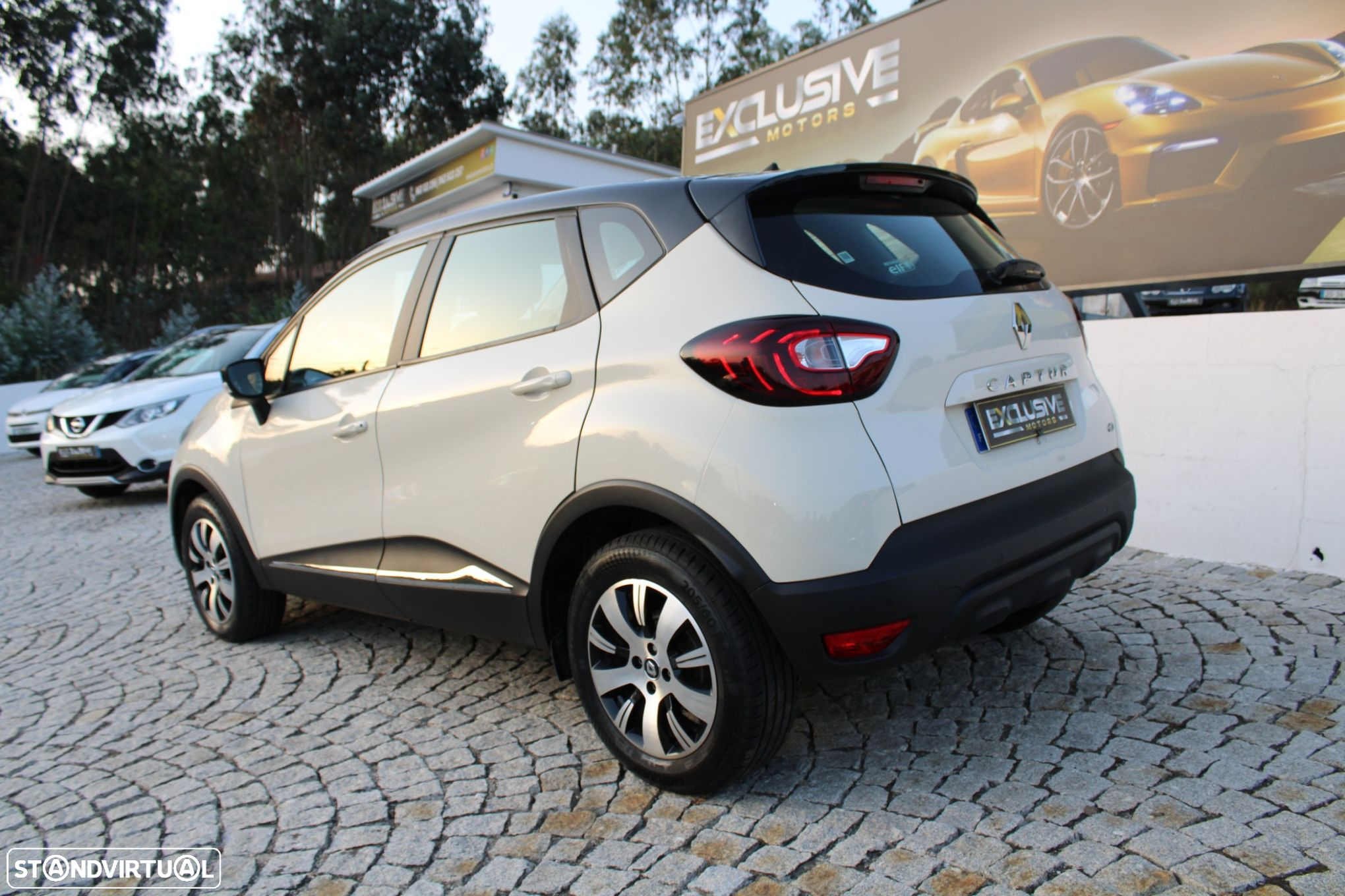 Renault Captur 1.5 dCi Exclusive - 3