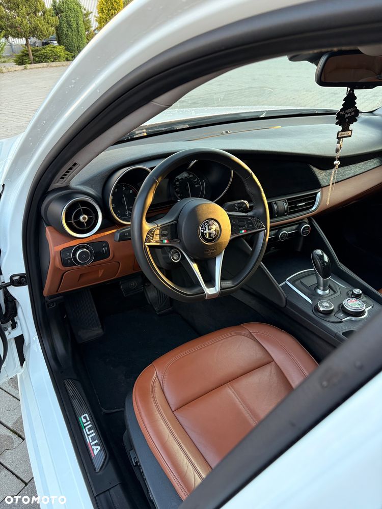 Alfa Romeo Giulia 2.0 Turbo TI Q4 - 9