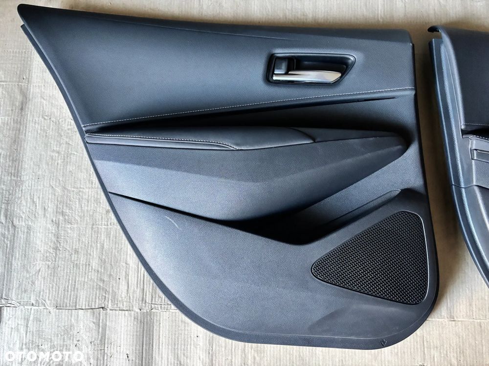 Boczki drzwi lewe przód tył Toyota Corolla e21 lift LED - 2