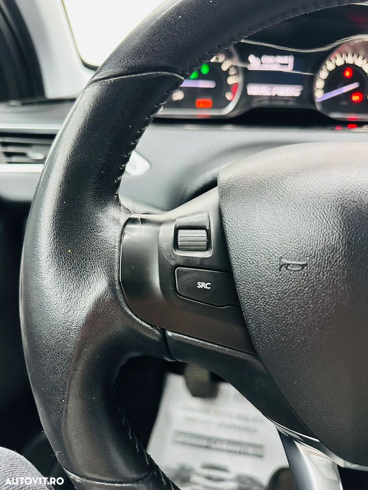 Peugeot 2008 PureTech 82 Style - 25