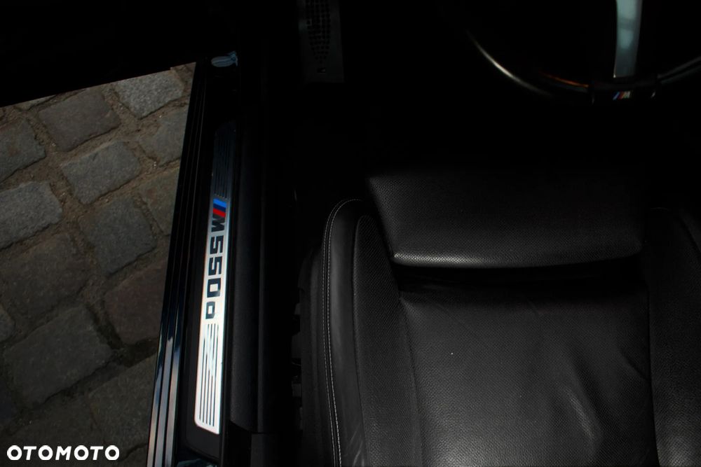 BMW Seria 5 M550d xDrive - 34
