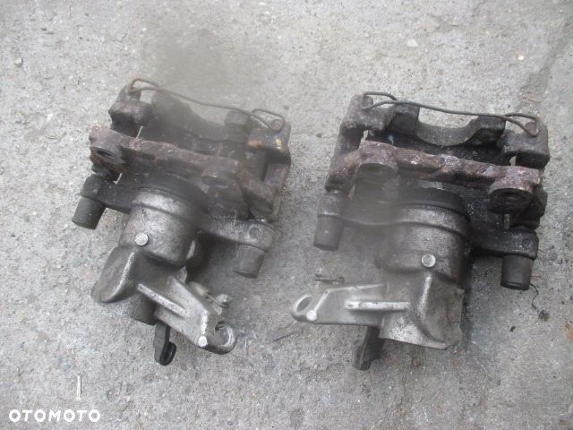 OPEL SIGNUM VECTRA C ZACISKI HAMULCOWE tył wentylowane tarcze cena za 2 - 2