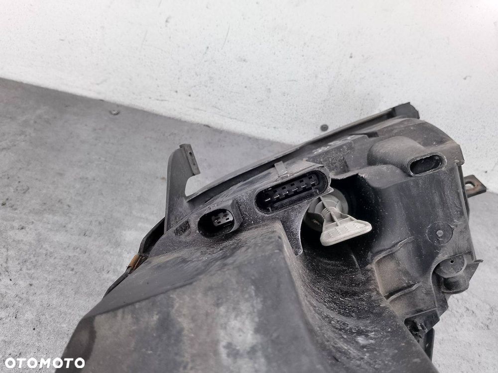 LAMPA PRZÓD PRAWA MITSUBISHI COLT VI 8301A994 0301208222 - 8