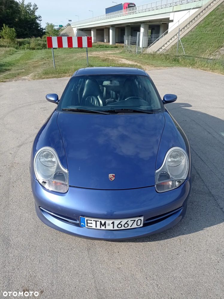 Porsche 911 Carrera - 4