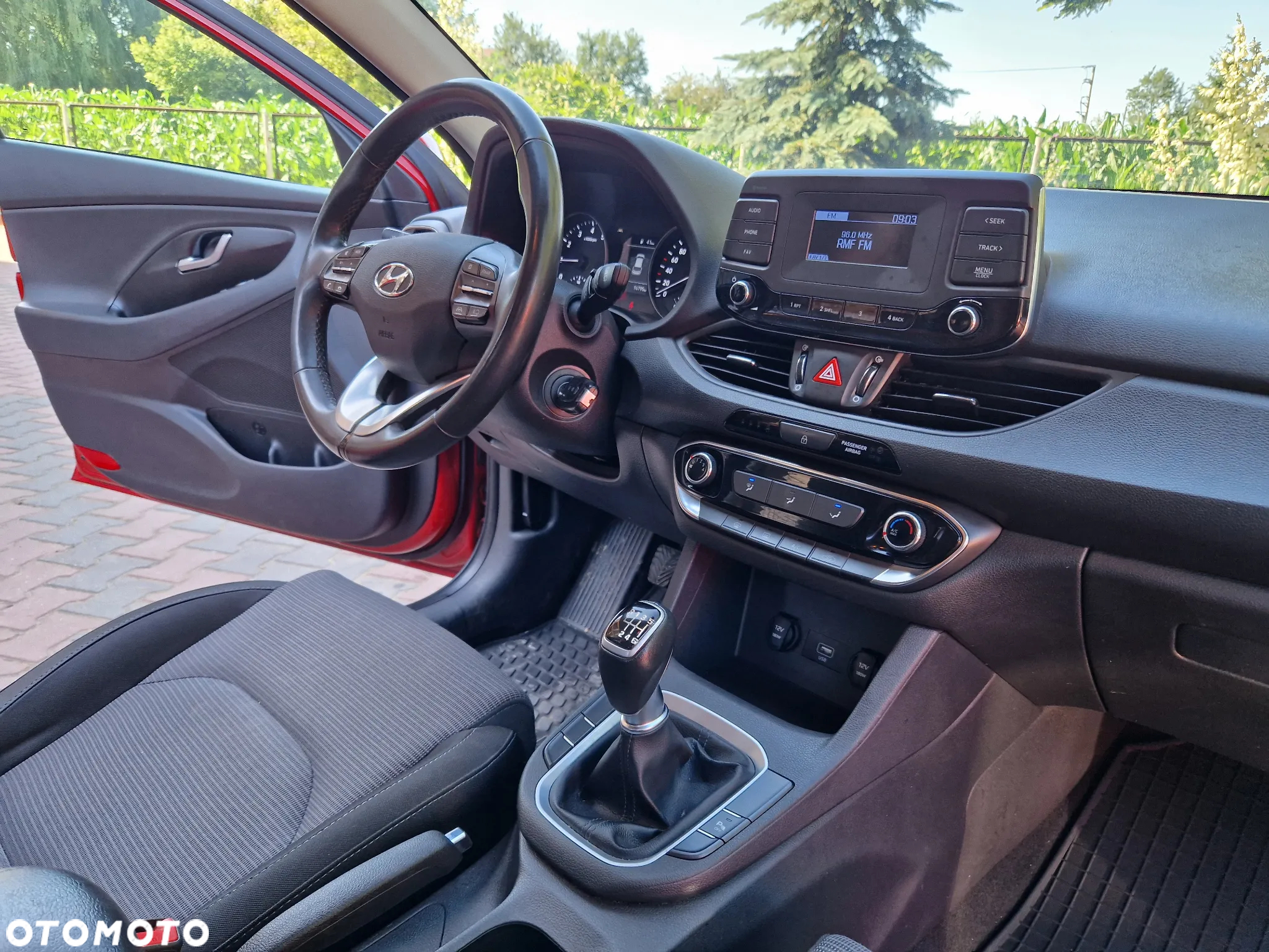 Hyundai i30 1.5 DPI Classic + - 28