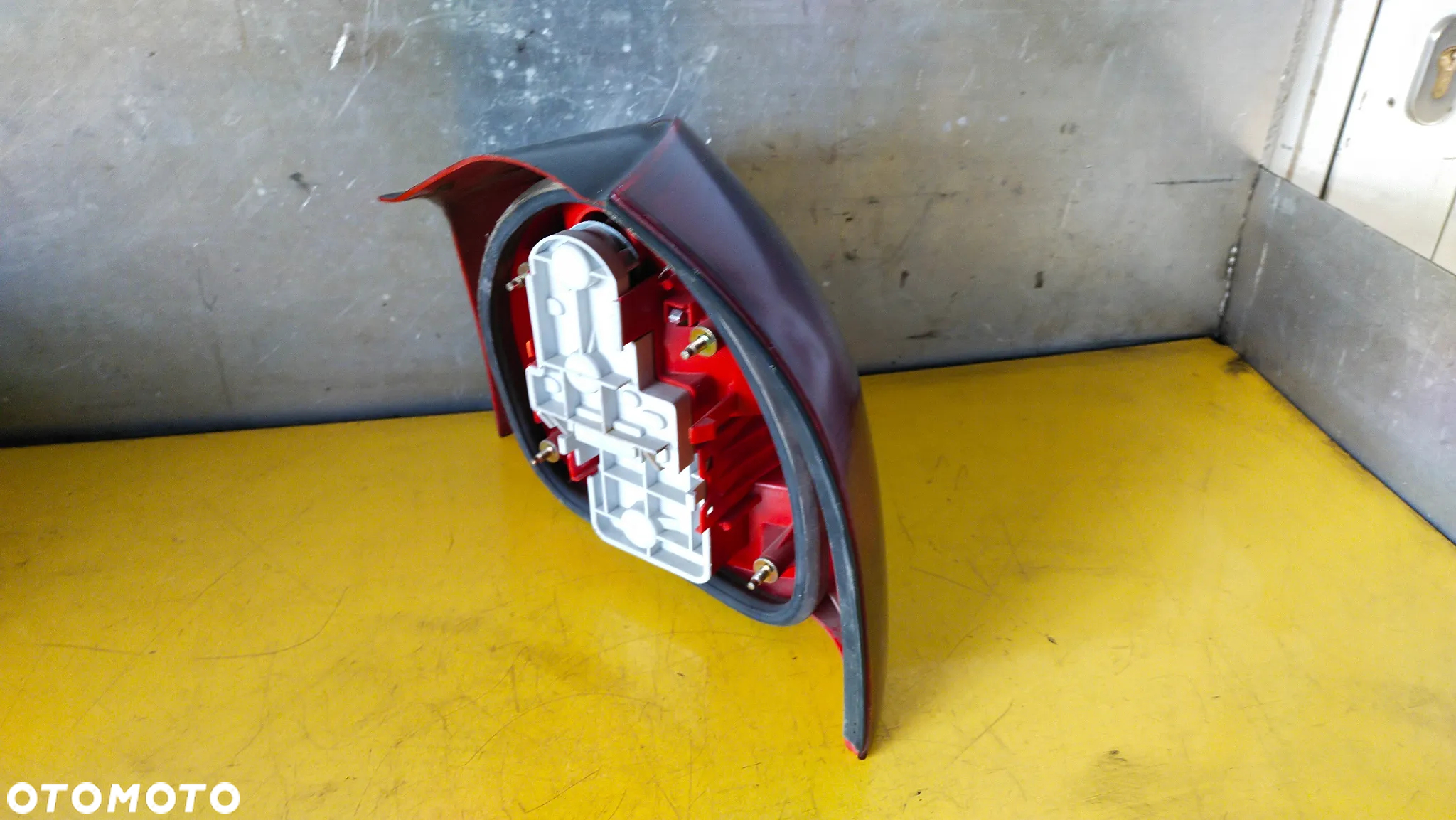 AUDI A3 8L LAMPA TYŁ LEWA - 3