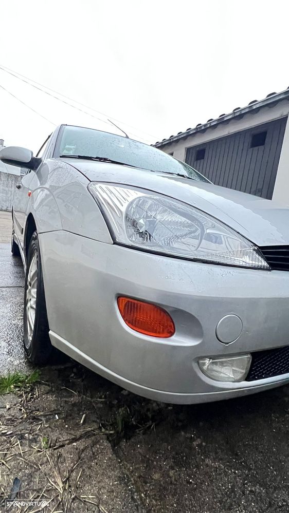 Ford Focus DI Ghia - 1