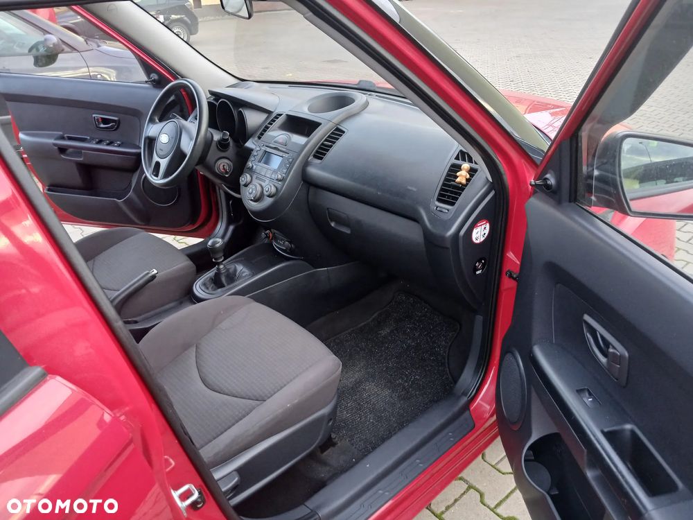 Kia Soul 1.6 L - 8