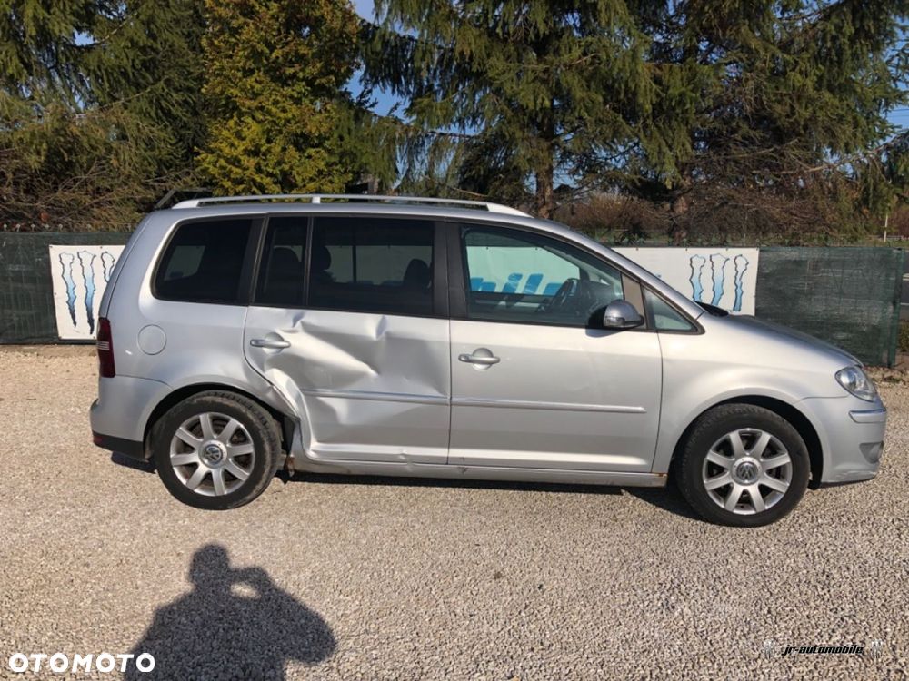 Volkswagen Touran - 5