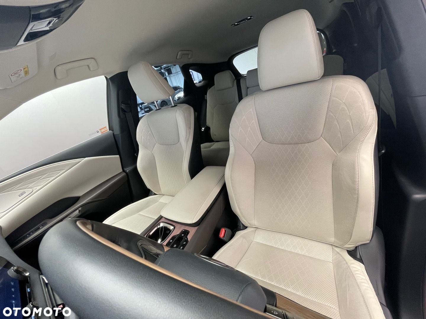 Lexus RX - 13