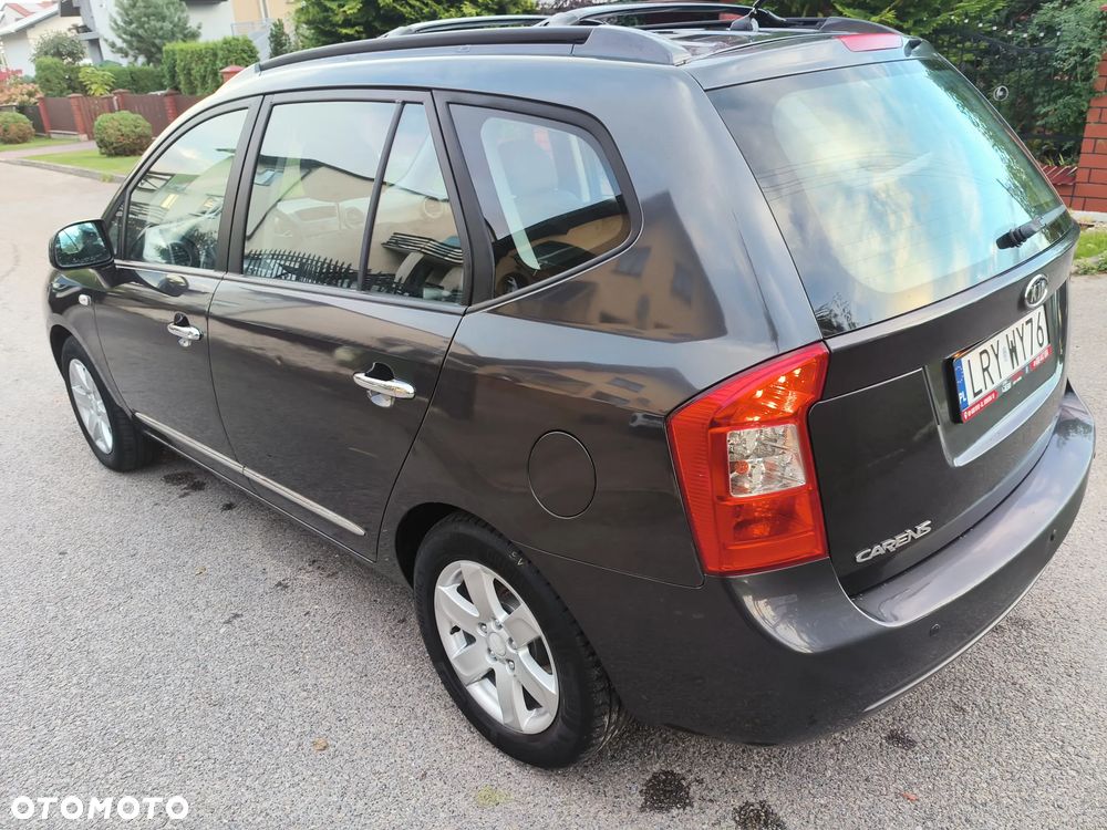 Kia Carens 2.0 CVVT Spirit - 25