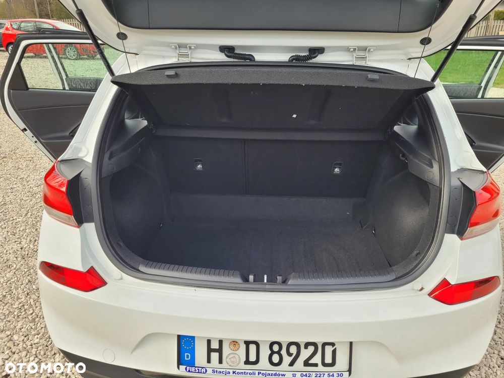 Hyundai i30 1.4 Family - 24