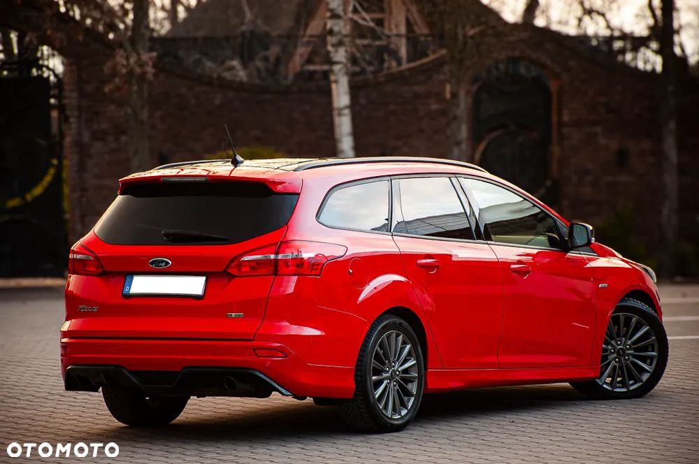 Ford Focus SW 1.5 EcoBoost S&S ST-LINE - 10