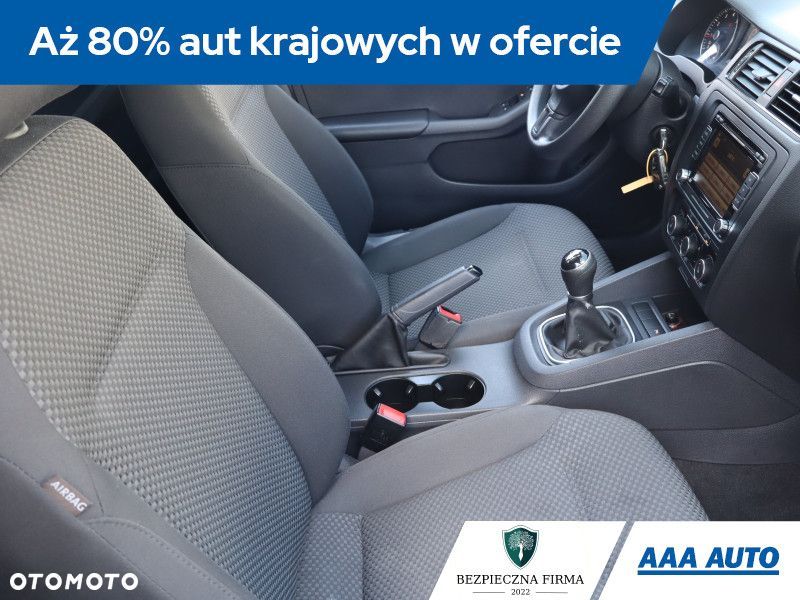 Volkswagen Jetta - 11