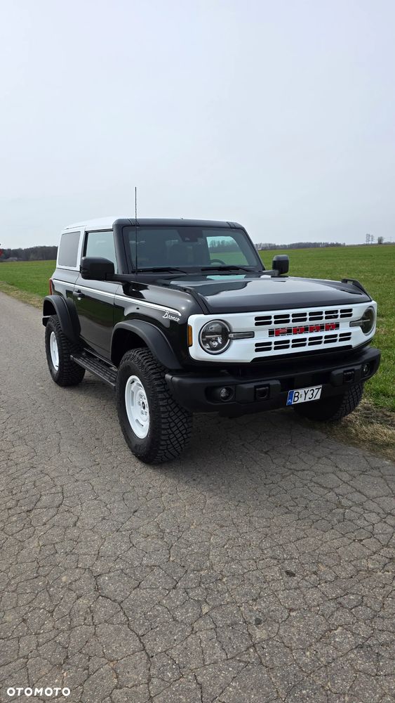 Ford Bronco - 9
