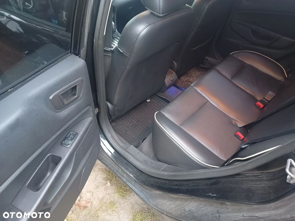 Ford Fiesta - 11